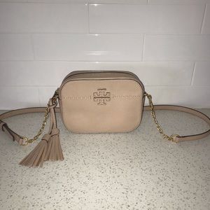 Tory Burch McGraw Crossbody in Devon Sand